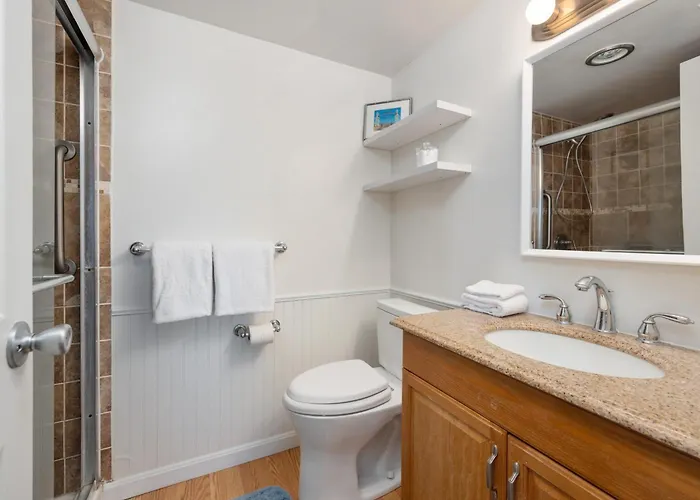 2br Capri Oceanfront Condo, Indoor Pool, Massage Chair, Brand New Bathrooms 2025, Unbeatable Views! Ocean City